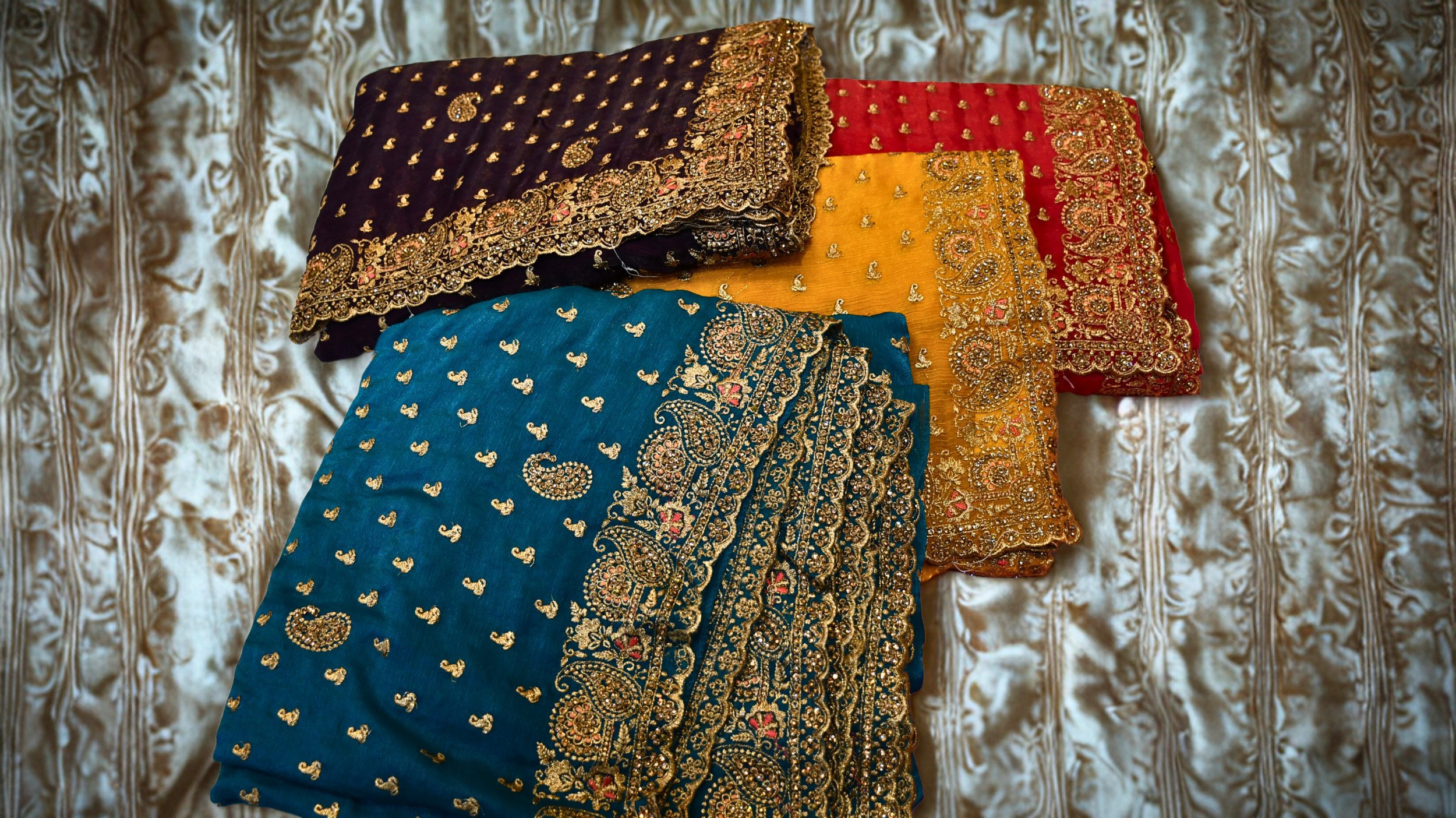 FANCY EXCLUSIVE JARI AND STONE WORK SAREE WITH BLOUSE